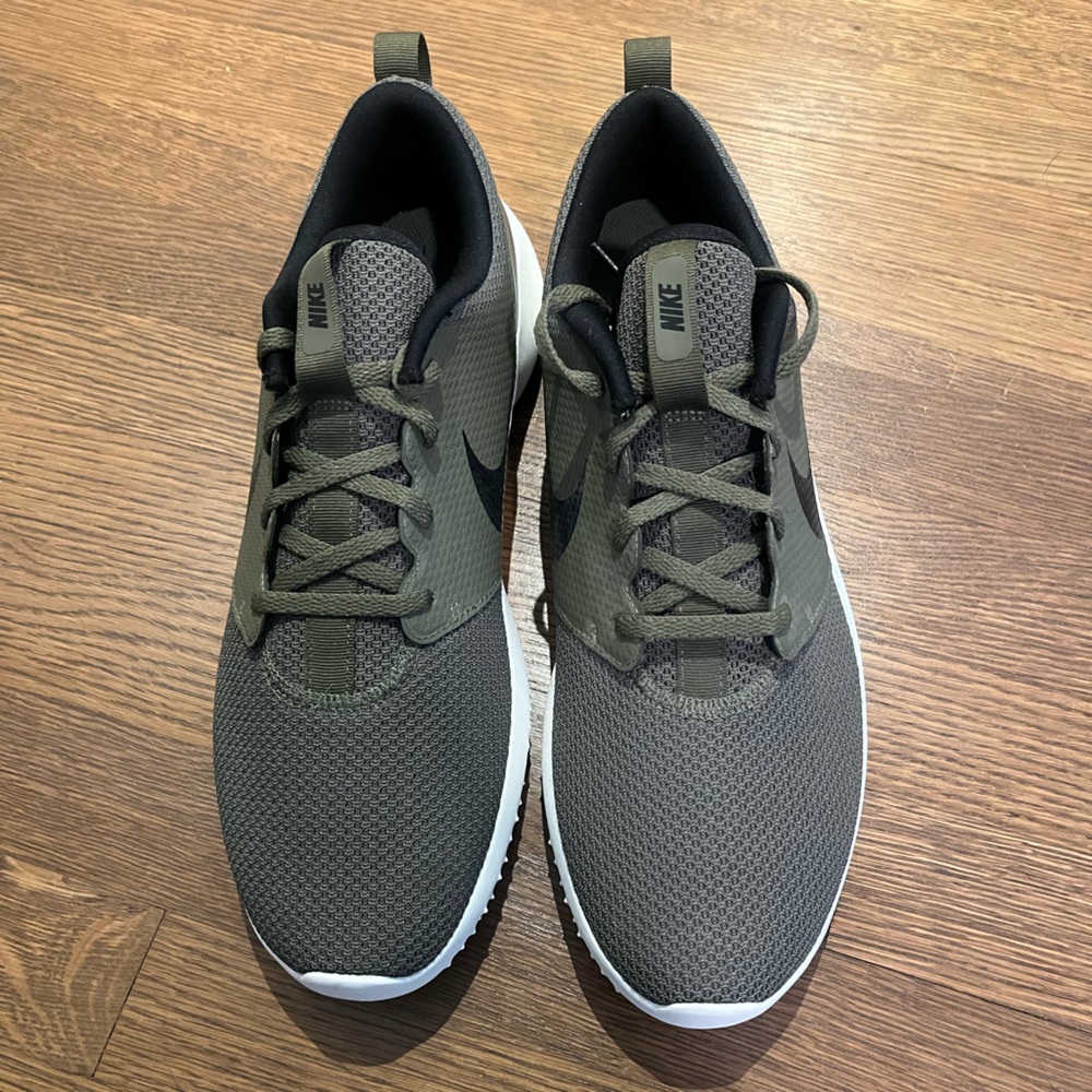 Size 12 US men’s Nike golf shoes, brand new, olive green
